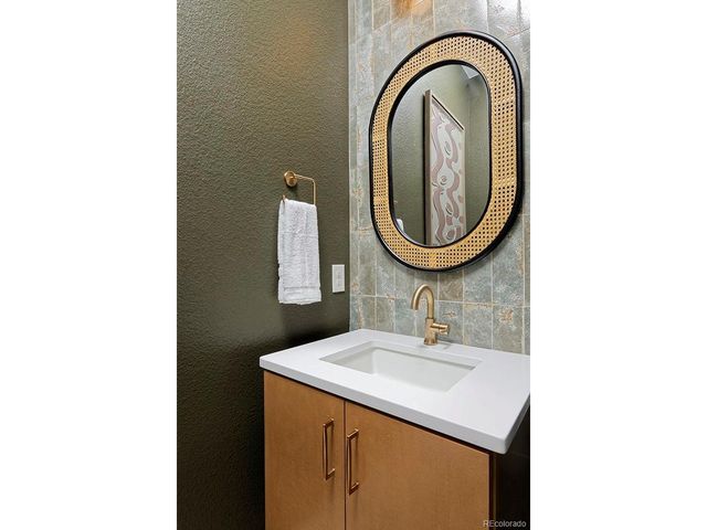 2866 S Machbeuf Ct, Denver, CO 80236