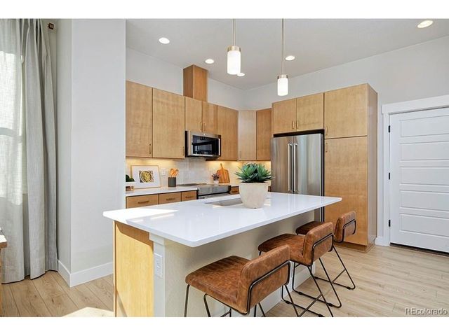 2866 S Machbeuf Ct, Denver, CO 80236