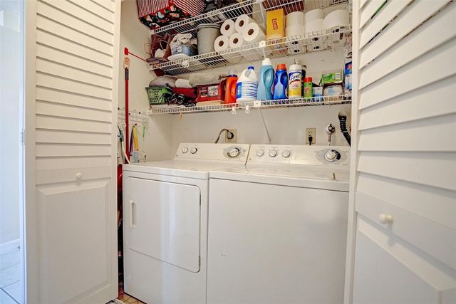 7673 Tahiti Lane 202, Lake Worth, FL 33467