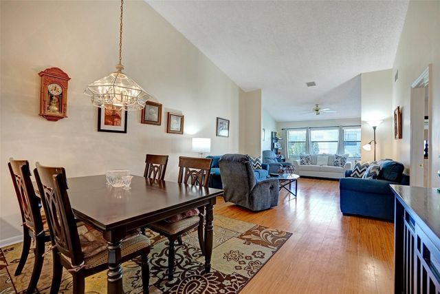 7673 Tahiti Lane 202, Lake Worth, FL 33467