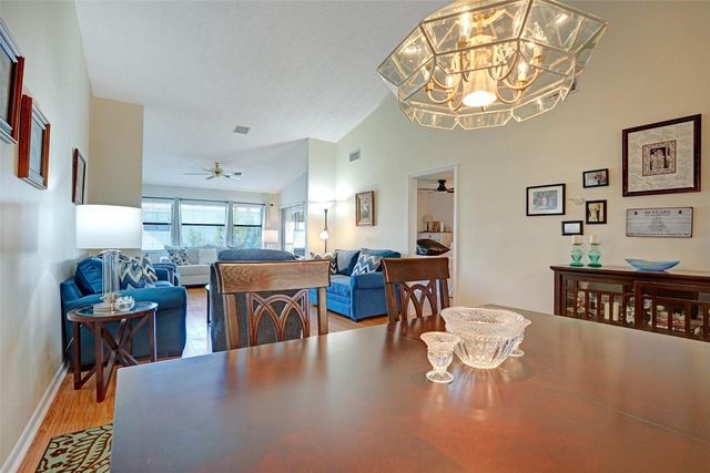 7673 Tahiti Lane 202, Lake Worth, FL 33467