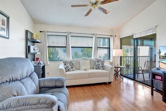 7673 Tahiti Lane 202, Lake Worth, FL 33467