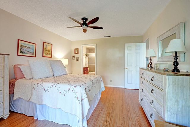 7673 Tahiti Lane 202, Lake Worth, FL 33467