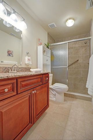 7673 Tahiti Lane 202, Lake Worth, FL 33467