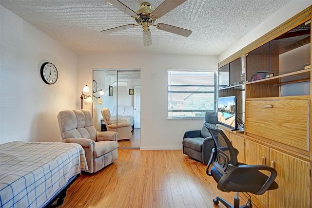 7673 Tahiti Lane 202, Lake Worth, FL 33467