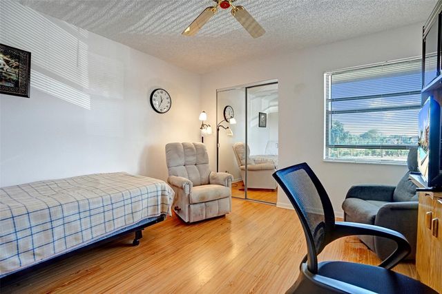 7673 Tahiti Lane 202, Lake Worth, FL 33467