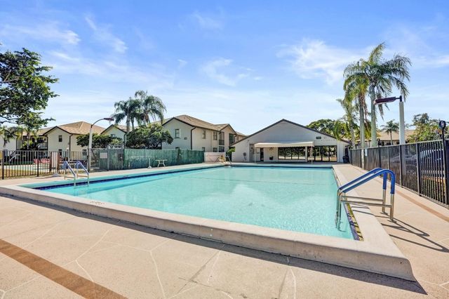 7673 Tahiti Lane 202, Lake Worth, FL 33467