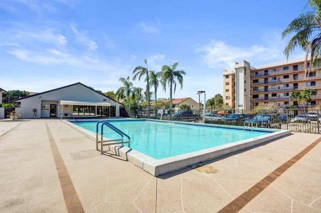 7673 Tahiti Lane 202, Lake Worth, FL 33467