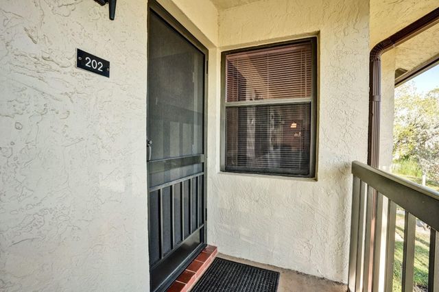 7673 Tahiti Lane 202, Lake Worth, FL 33467