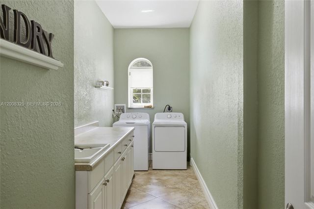 20401 SW 48th Pl, Southwest Ranches, FL 33332