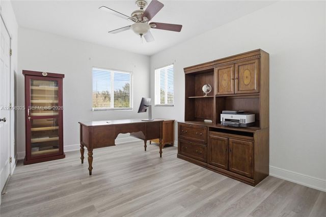 20401 SW 48th Pl, Southwest Ranches, FL 33332