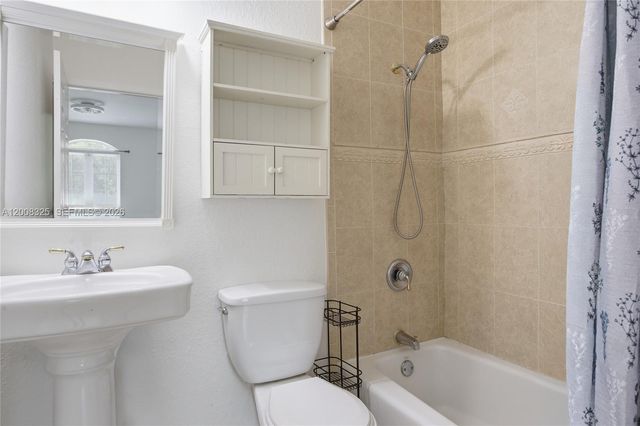 20401 SW 48th Pl, Southwest Ranches, FL 33332