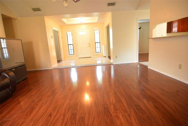 210 W Apollo Road, Garland, TX 75040