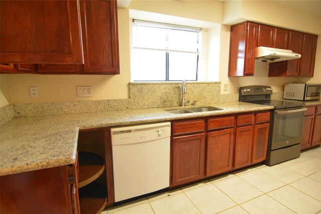 210 W Apollo Road, Garland, TX 75040