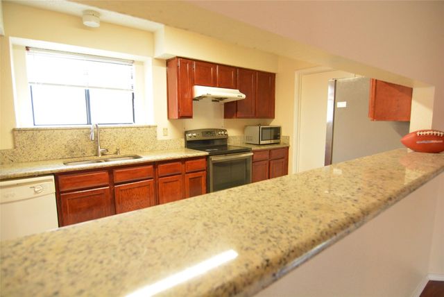 210 W Apollo Road, Garland, TX 75040