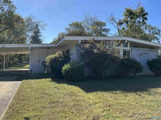 427 South Edgemont Circle, Huntsville, AL 35811