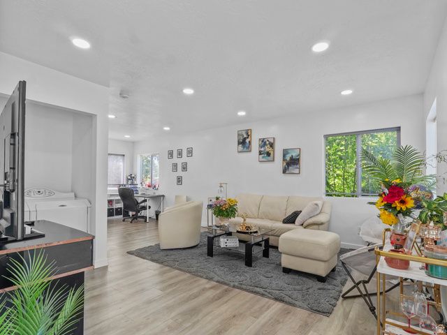 60 S WHITESIDE ST, Layton, UT 84041