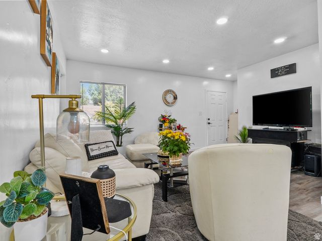 60 S WHITESIDE ST, Layton, UT 84041