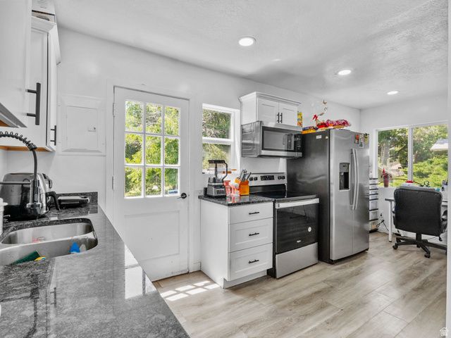60 S WHITESIDE ST, Layton, UT 84041