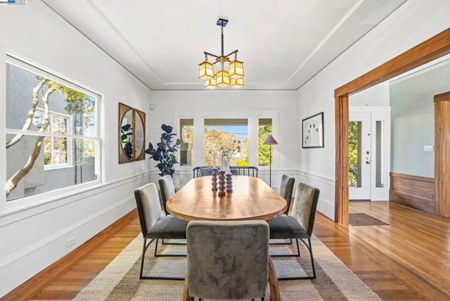 905 Alma Pl, Oakland, CA 94610