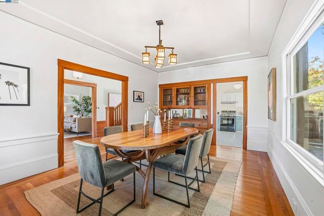 905 Alma Pl, Oakland, CA 94610