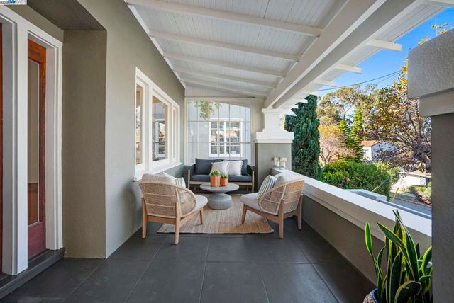 905 Alma Pl, Oakland, CA 94610