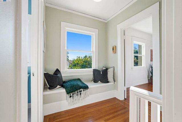 905 Alma Pl, Oakland, CA 94610