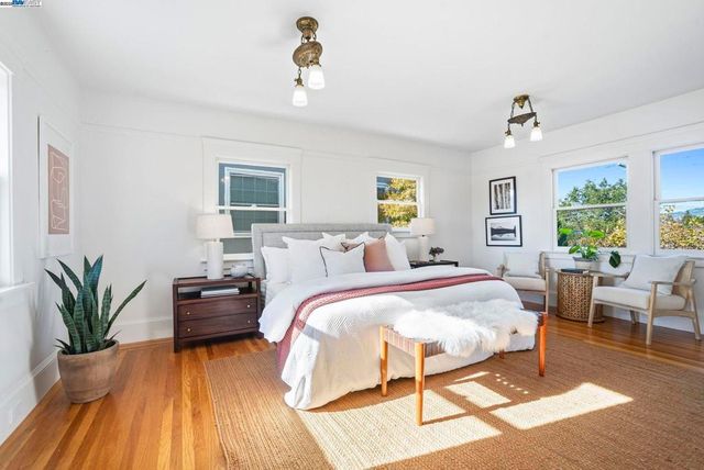 905 Alma Pl, Oakland, CA 94610