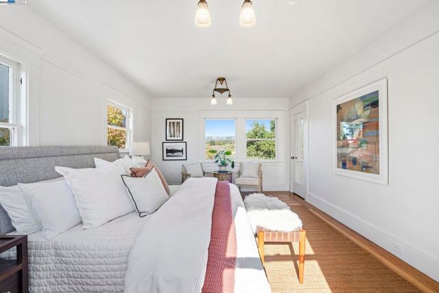 905 Alma Pl, Oakland, CA 94610