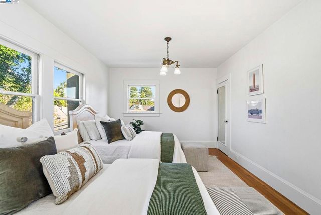 905 Alma Pl, Oakland, CA 94610