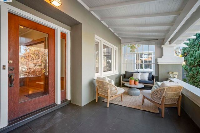 905 Alma Pl, Oakland, CA 94610