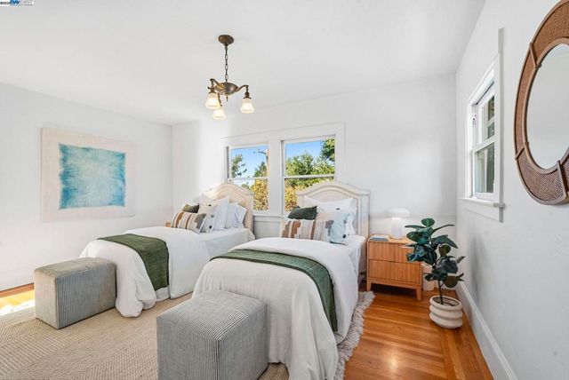 905 Alma Pl, Oakland, CA 94610