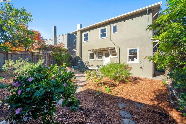 905 Alma Pl, Oakland, CA 94610