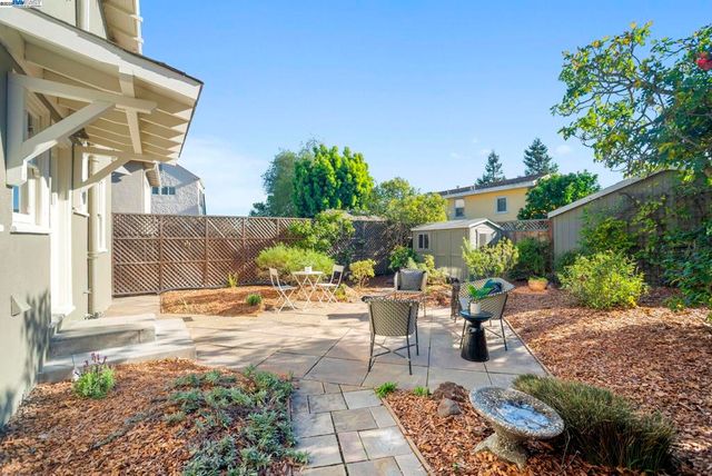 905 Alma Pl, Oakland, CA 94610