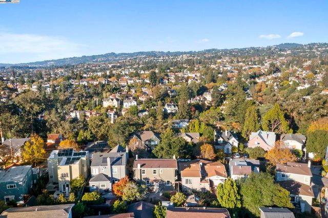 905 Alma Pl, Oakland, CA 94610