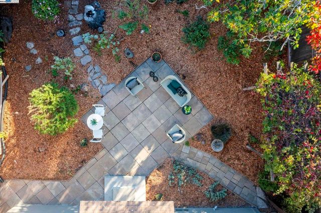 905 Alma Pl, Oakland, CA 94610