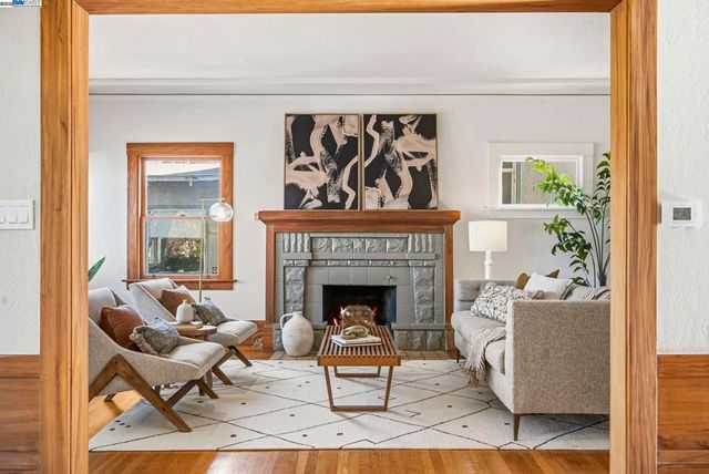 905 Alma Pl, Oakland, CA 94610