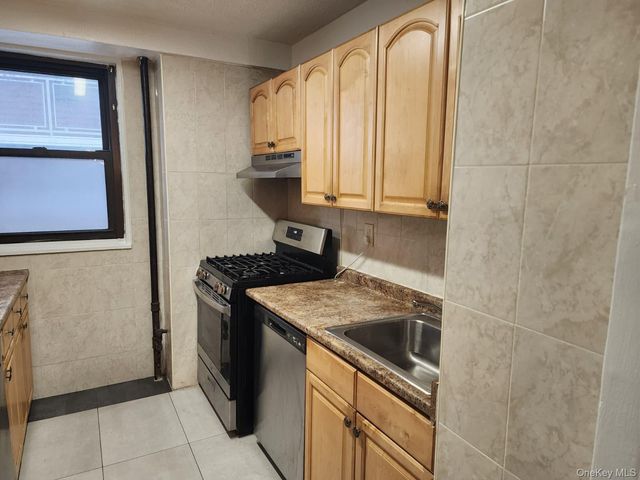 61-15 98th Street 5E, Rego Park, NY 11374