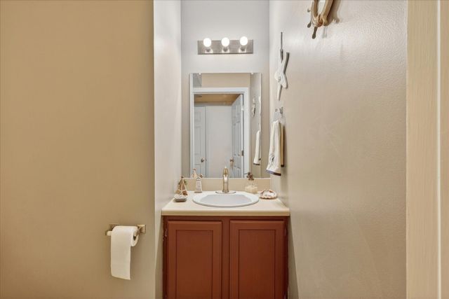 1790 Grand Court NE 35, Grand Rapids, MI 49525