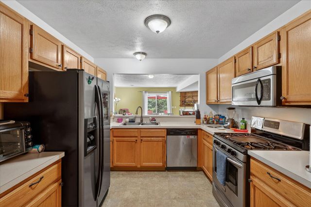 1790 Grand Court NE 35, Grand Rapids, MI 49525