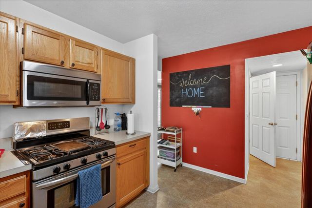 1790 Grand Court NE 35, Grand Rapids, MI 49525