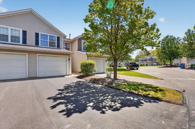 1790 Grand Court NE 35, Grand Rapids, MI 49525