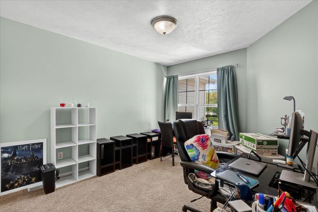 1790 Grand Court NE 35, Grand Rapids, MI 49525