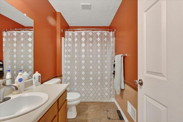 1790 Grand Court NE 35, Grand Rapids, MI 49525