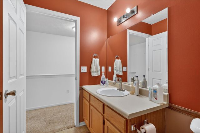 1790 Grand Court NE 35, Grand Rapids, MI 49525