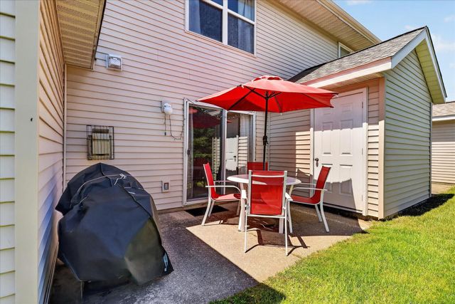 1790 Grand Court NE 35, Grand Rapids, MI 49525