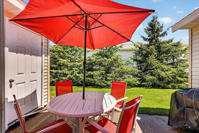 1790 Grand Court NE 35, Grand Rapids, MI 49525