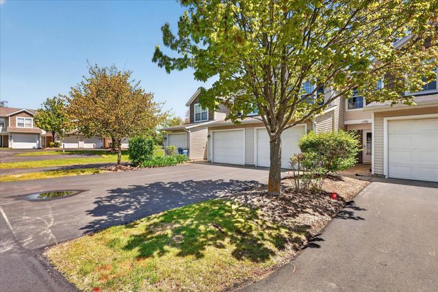 1790 Grand Court NE 35, Grand Rapids, MI 49525