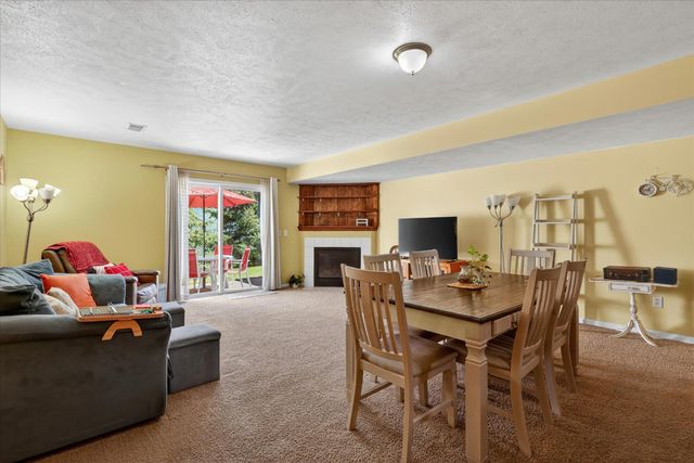 1790 Grand Court NE 35, Grand Rapids, MI 49525