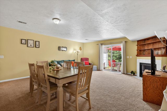 1790 Grand Court NE 35, Grand Rapids, MI 49525